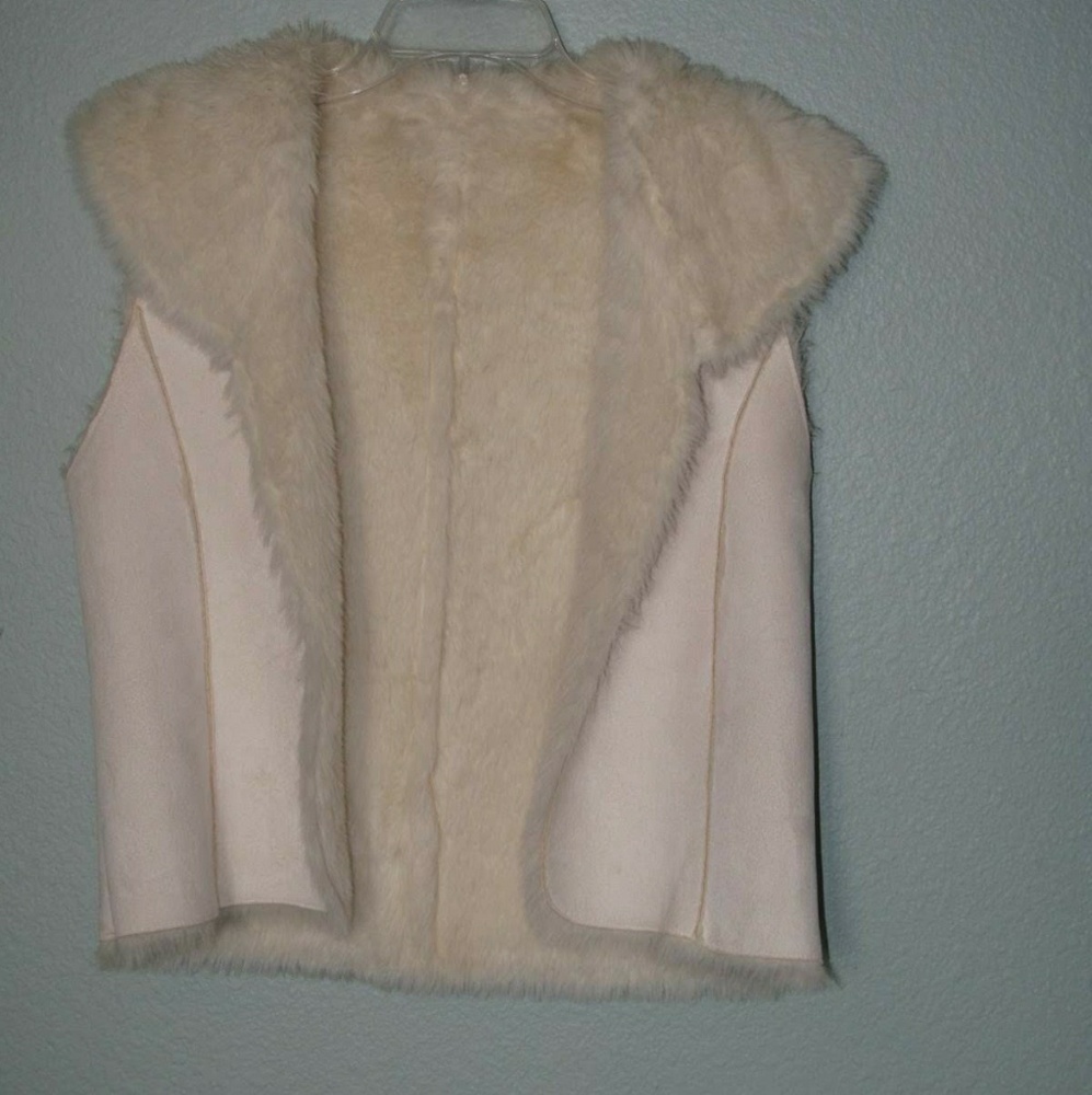 Gorgeous ivory faux leather vest!